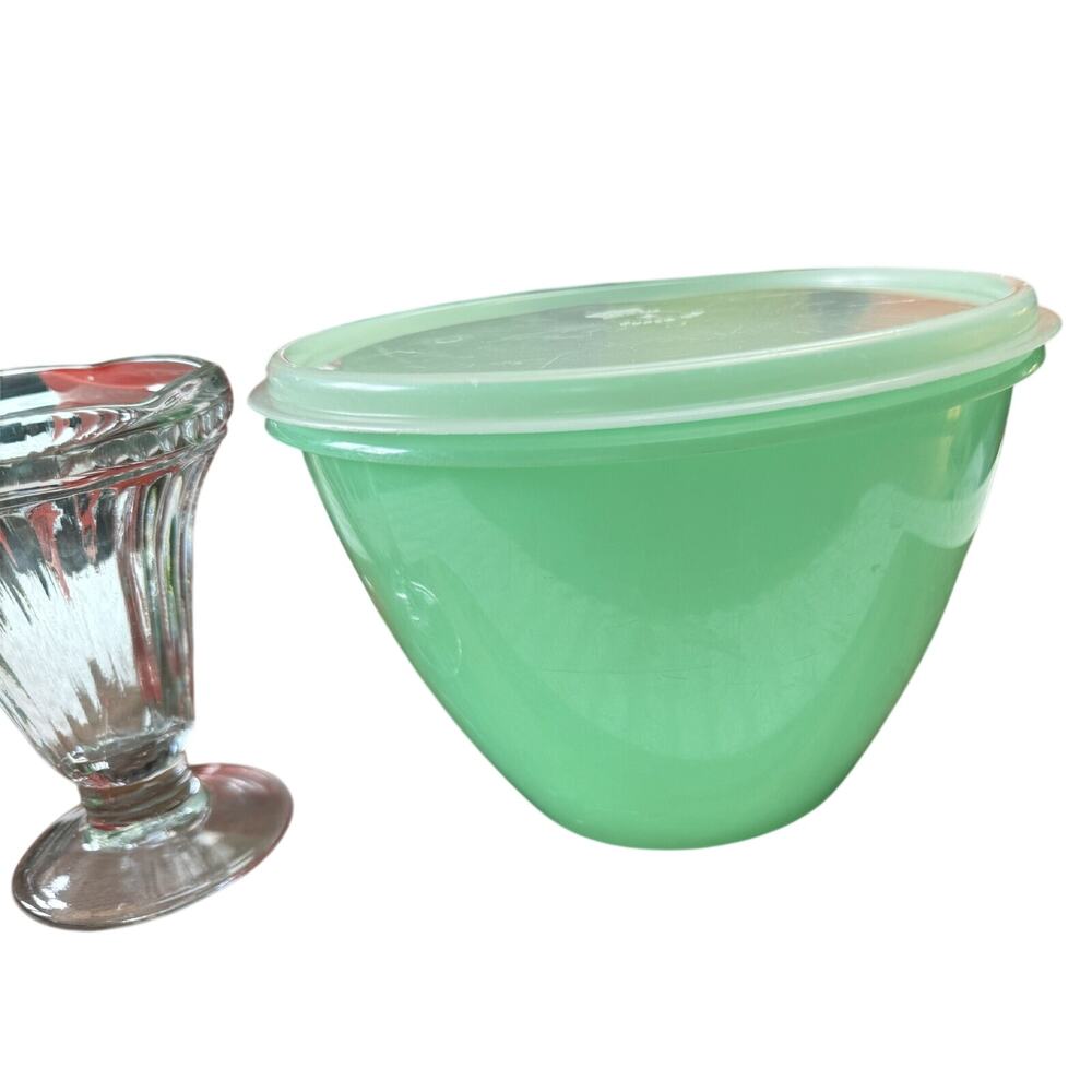Vintage 1970s Tupperware Salad Keeper Jadeite Green Lid & (5) Ice Cream Cups
